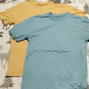 ❄️ 3/12 ❄️ 2 T-shirts Yellow and Blue, XS